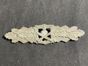 (WAS £85) WW2 GERMAN CLOSE COMBAT CLASP (DE-NAZIFIED)