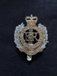 ROYAL ENGINEERS CAP BADGE