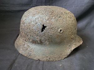RELIC WW2 GERMAN M40 HELMET