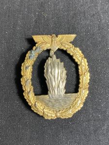 (WAS £95) WW2 GERMAN KRIEGSAMARINE MINESWEEPER AWARD BADGE (DE-NAZIFIED)