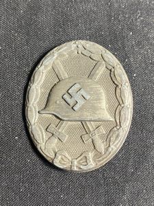 WW2 GERMAN WOUND BADGE IN SILVER L/21
