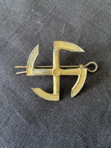 UNKNOWN BADGE