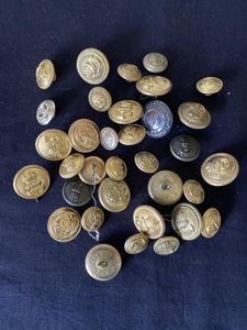(Was £20) 34 X ASSORTED NAVY BUTTONS
