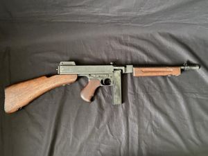 DEACTIVATED THOMPSON M1928A1 SMG (MATCHING) (UK DEACTIVATION)