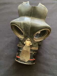 WW2 BRITISH CIVILIAN GAS MASK