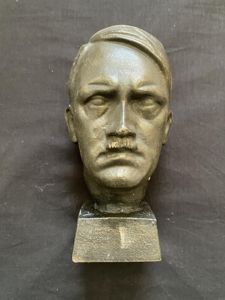 REPRODUCTION ADOLF HITLER BUST