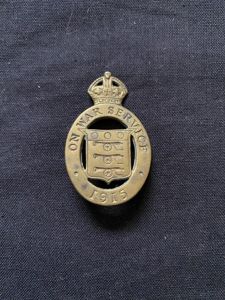 WW1 ON WAR SERVICE 1915 MUNITION WORKERS BADGE