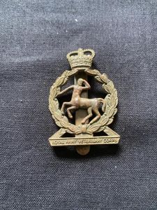 ROYAL ARMY VETERINARY CORPS CAP BADGE