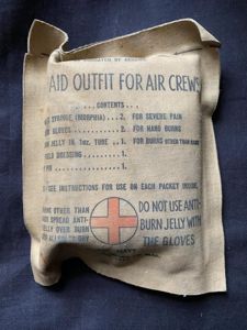 (Was £350) WW2 BRITISH RAF AIRCREW FIRST AID OUTFIT