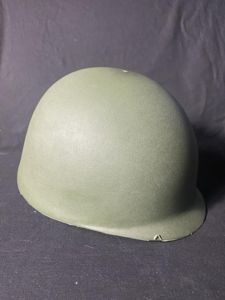 PLASTIC M1 HELMET WITH ADJUSTABLE SIZE LINER