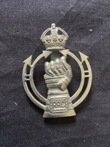 KINGS CROWN ROYAL ARMOURED CORPS CAP BADGE