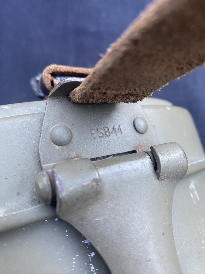 WW2 GERMAN LATE WAR ESB44 MESS TIN — image 4