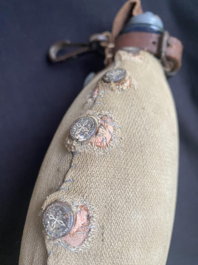 (Was £195) WW1 GERMAN ENAMEL WATER BOTTLE WITH GARBADINE COVER — image 2