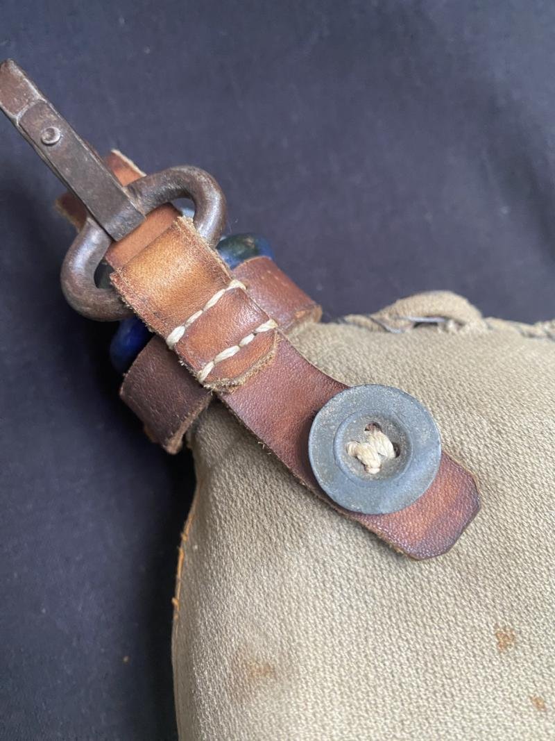 (Was £195) WW1 GERMAN ENAMEL WATER BOTTLE WITH GARBADINE COVER — image 5