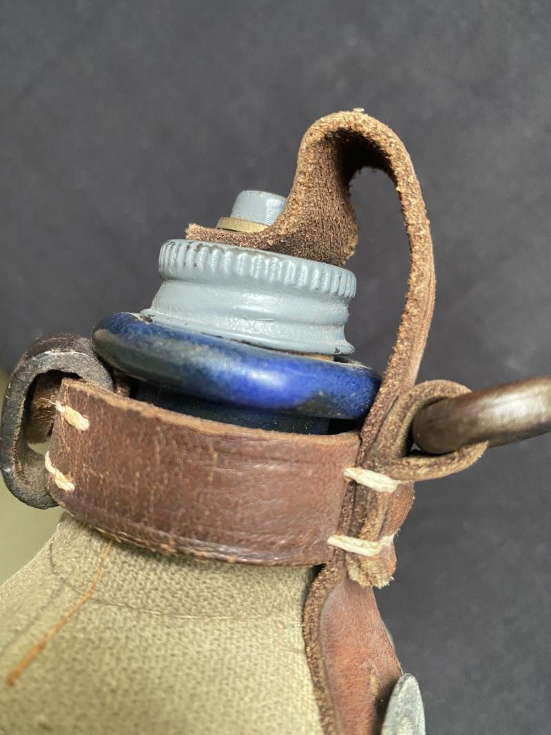 (Was £195) WW1 GERMAN ENAMEL WATER BOTTLE WITH GARBADINE COVER — image 6