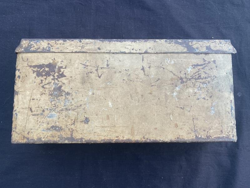 WW2 GERMAN MG34/ MG42 CAMO AMMO TIN — image 3