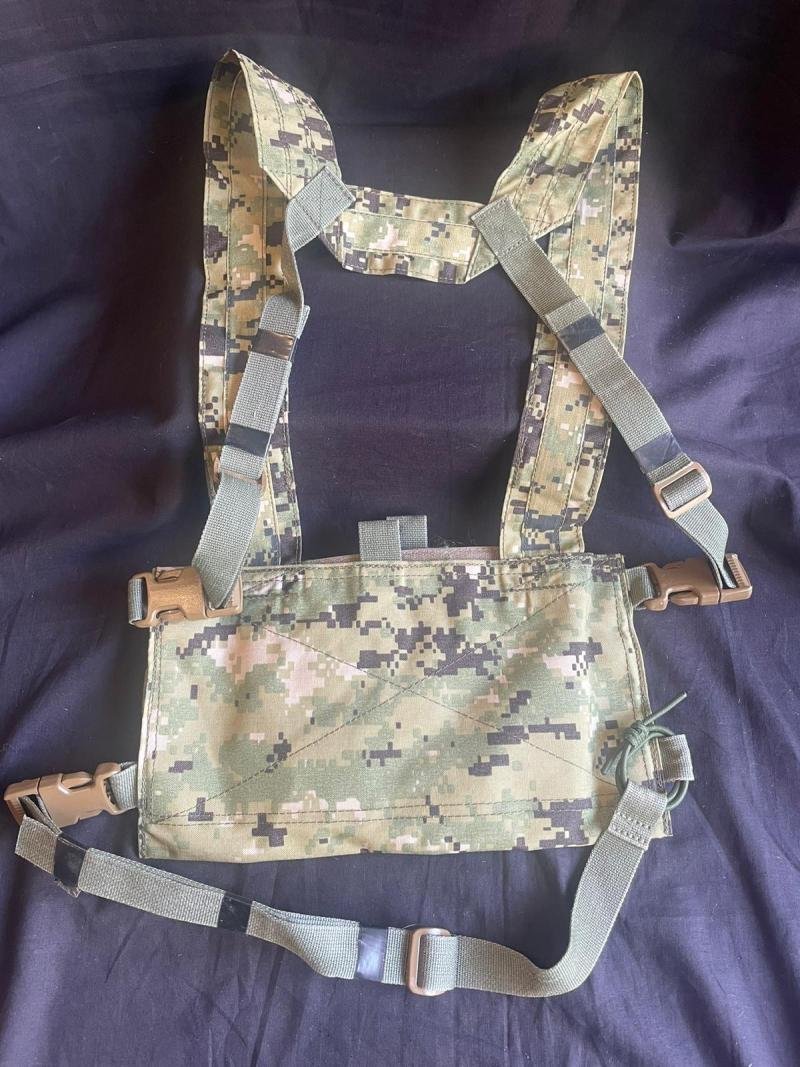 (Was £95) FLASH FORCE U.S NAVY SEAL AOR2 LOW PRO CHEST RIG — image 2