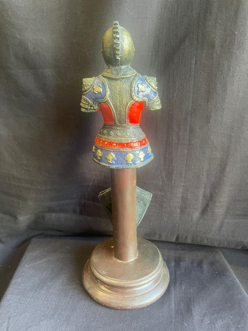 KNIGHT FIGURE — image 2