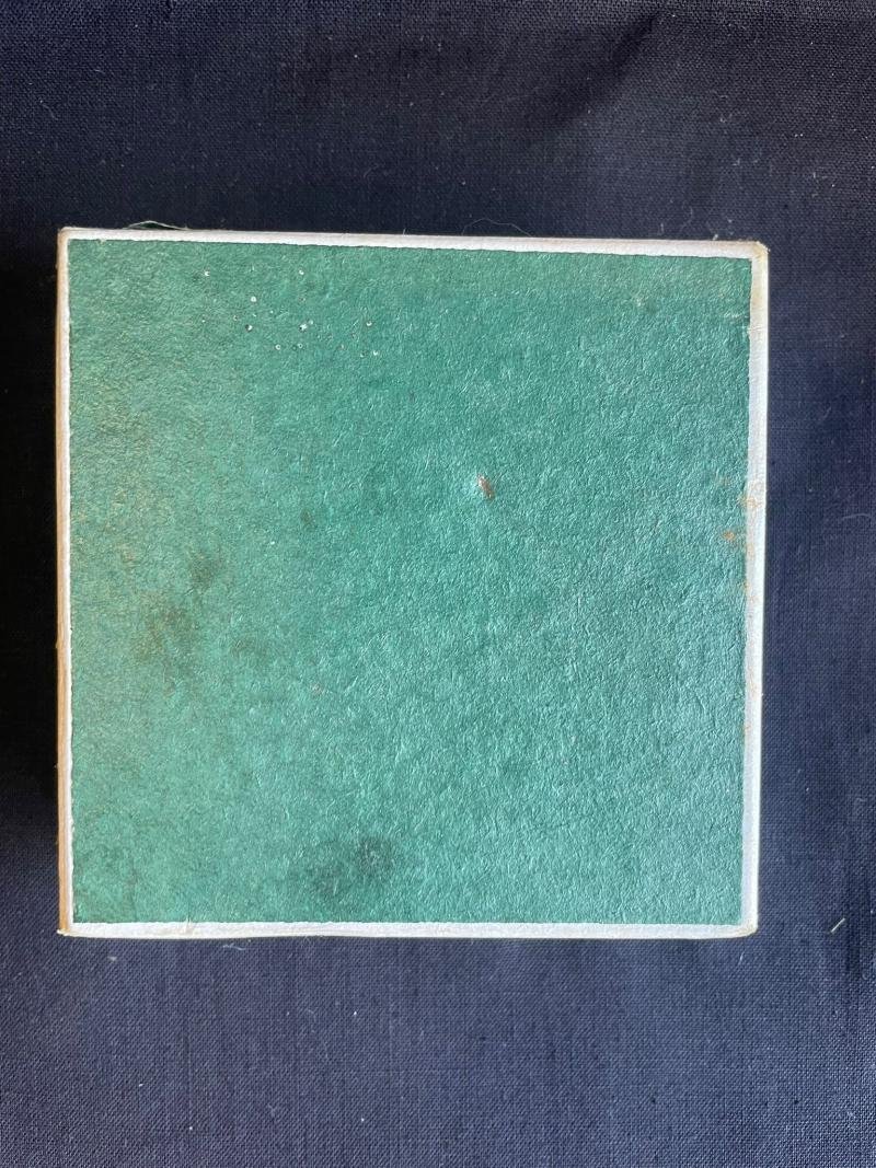 MEISSEN MEDAL COLDITZ DDR PLAQUE IN BOX — image 6