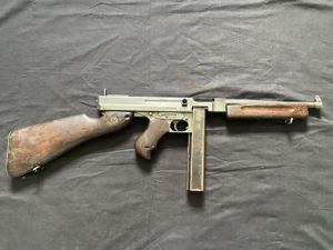 (WAS £750) DEACTIVATED THOMPSON M1A1 SMG (NEW EU DEACTIVATION)