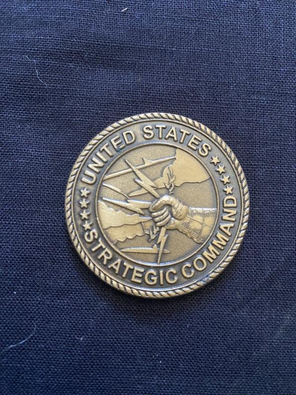 (Was £10) NATIONAL AIRBORNE OPERATION CENTRE CHALLENGE COIN — image 2