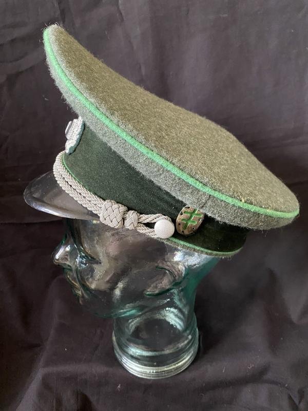 (Was £45) REPRODUCTION WW2 GERMAN GEBIRGSJAGER OFFICERS VISOR CAP — image 3
