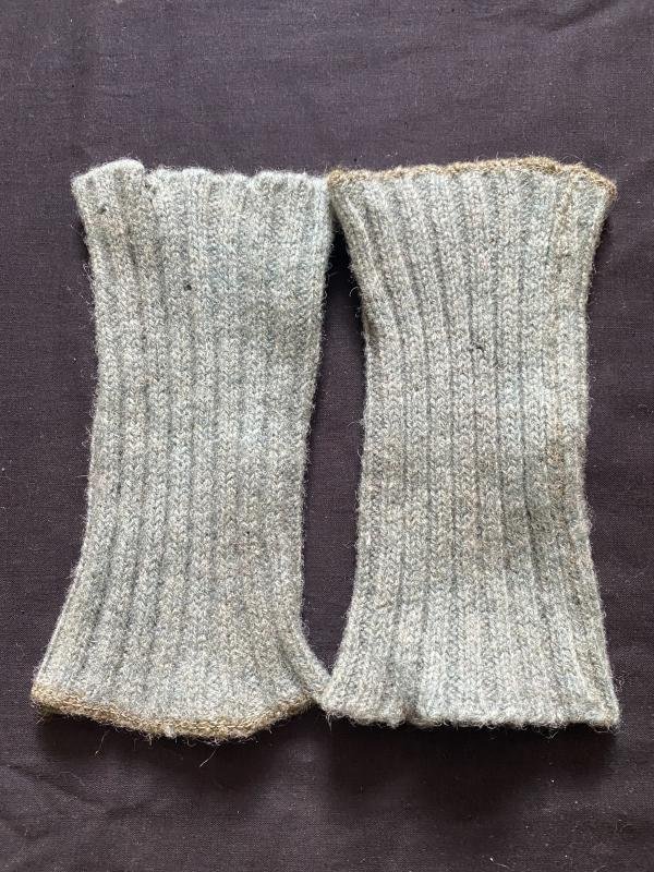 WW2 GERMAN GEBIRGSJAGER WRIST WARMERS — image 3