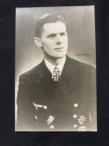 PHOTO OF WW2 GERMAN U-BOAT COMMANDER