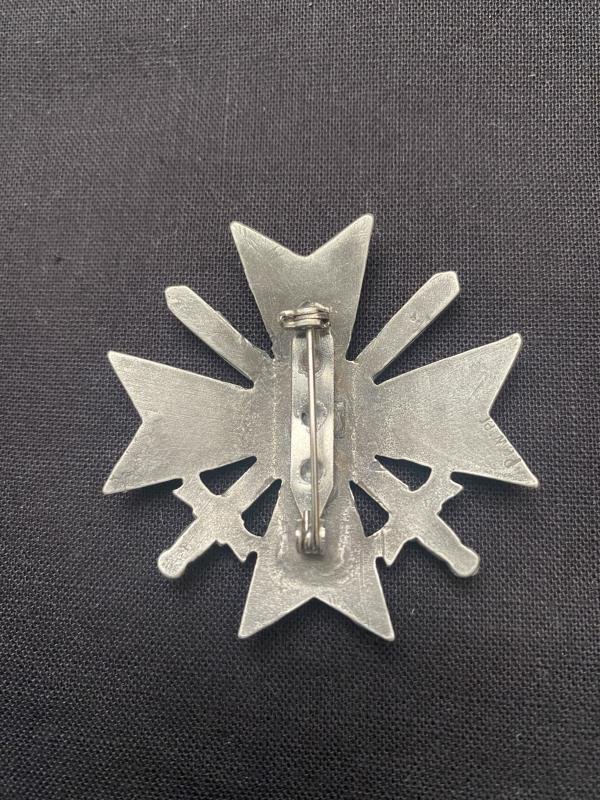 (Was £25) REPRODUCTION WW2 GERMAN WAR MERIT WITH SWORDS 1ST CLASS — image 2