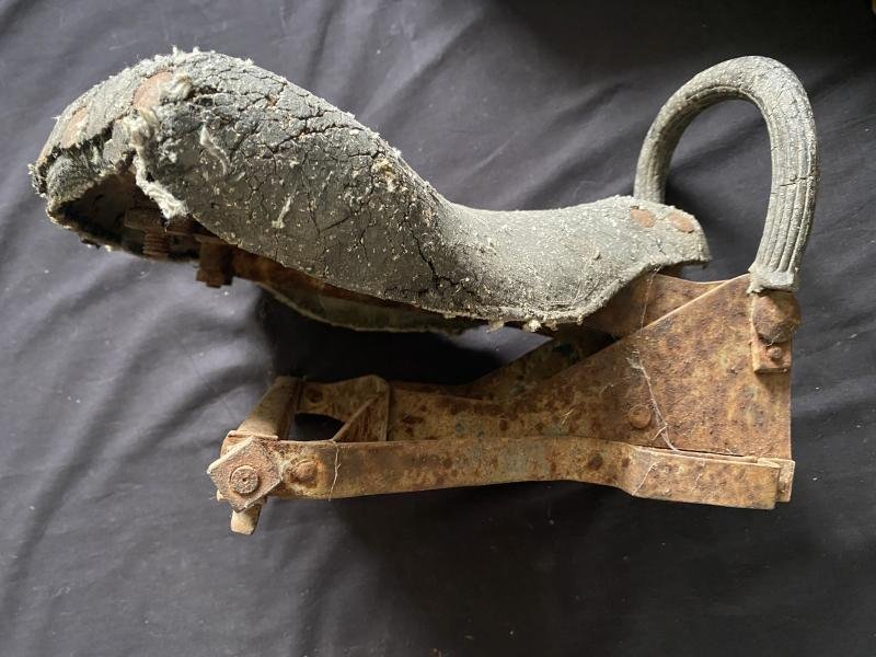 CHRISTMAS SPECIAL DAY 2 (WAS £695) WW2 GERMAN MOTORCYCLE SEAT/TANK AND WHEEL GUARD FROM NORMANDY (DEAD MAN'S CORNER) — image 4