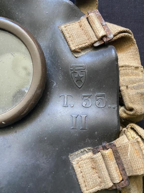 WW2 ITALIAN T.35 GAS MASK — image 2