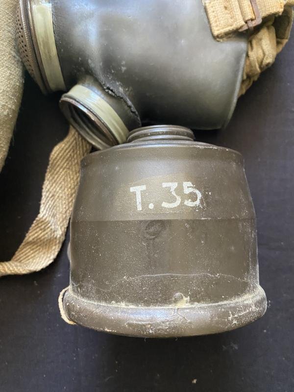 WW2 ITALIAN T.35 GAS MASK — image 3