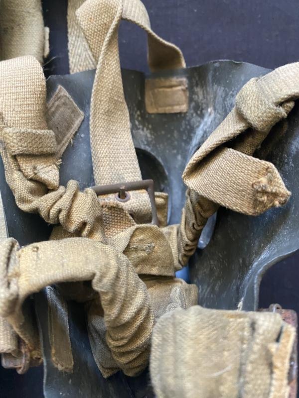 WW2 ITALIAN T.35 GAS MASK — image 7