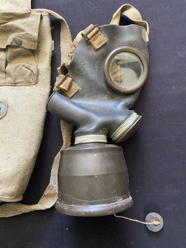 WW2 ITALIAN T.35 GAS MASK — image 8