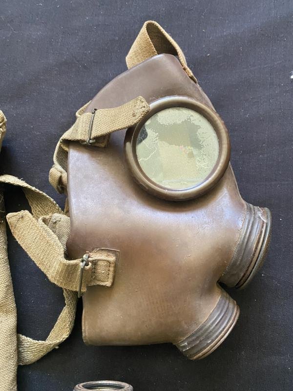 WW2 ITALIAN PC.35 GAS MASK — image 6