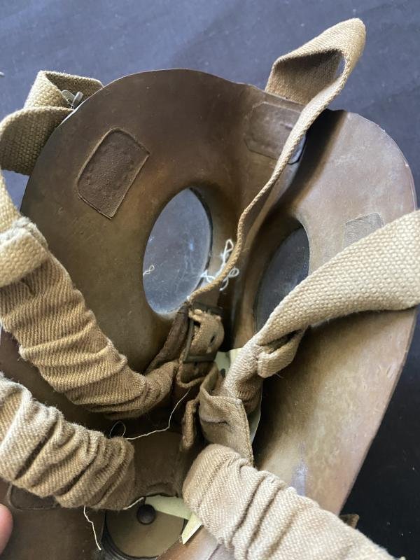 WW2 ITALIAN PC.35 GAS MASK — image 7