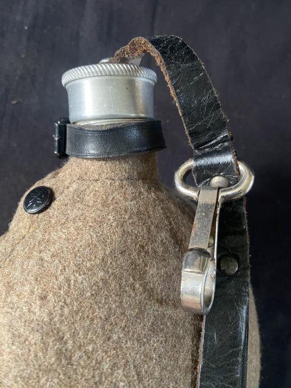 REPRODUCTION WW2 GERMAN SS WATER BOTTLE — image 2