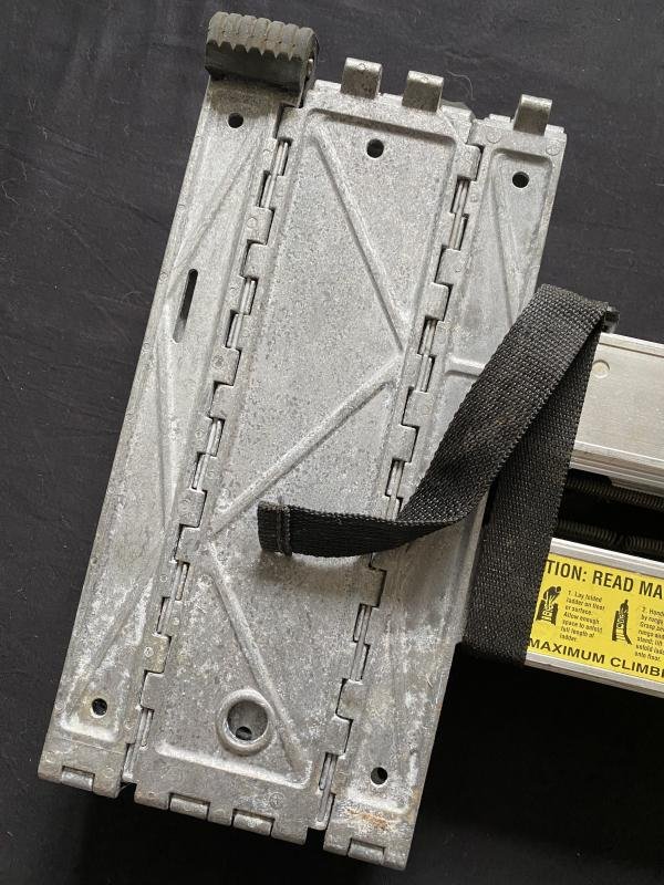 TACTICAL FOLDING LADDER — image 3