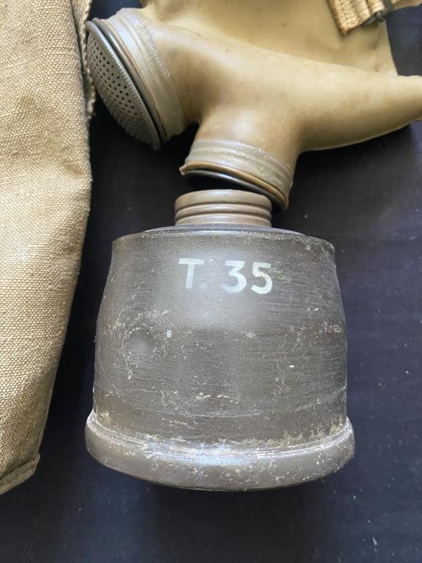 WW2 ITALIAN PC.40 GAS MASK — image 2