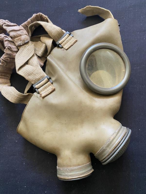 WW2 ITALIAN PC.40 GAS MASK — image 5