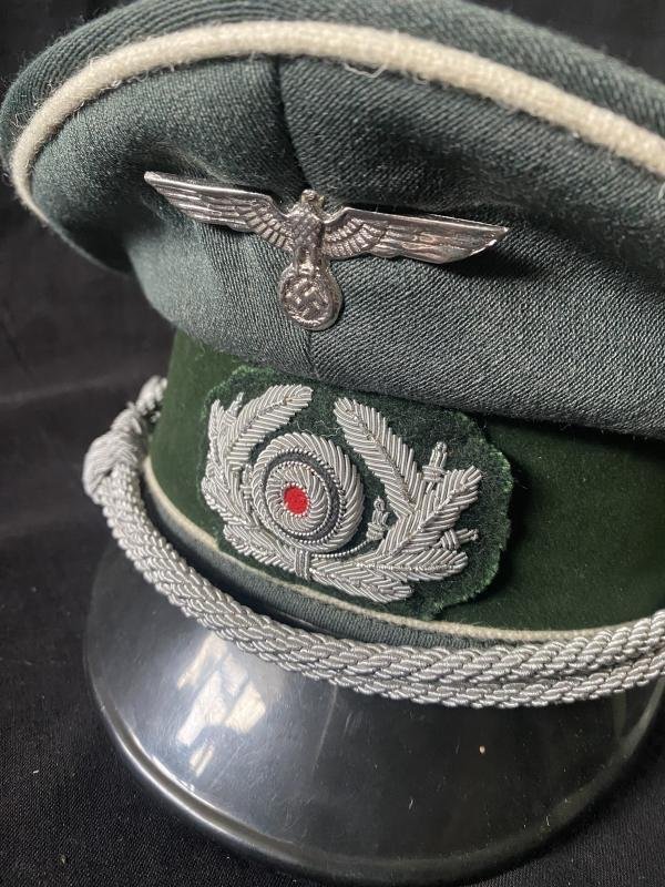 REPRODUCTION WW2 GERMAN INFANTRY OFFICER'S EREL VISOR CAP — image 2
