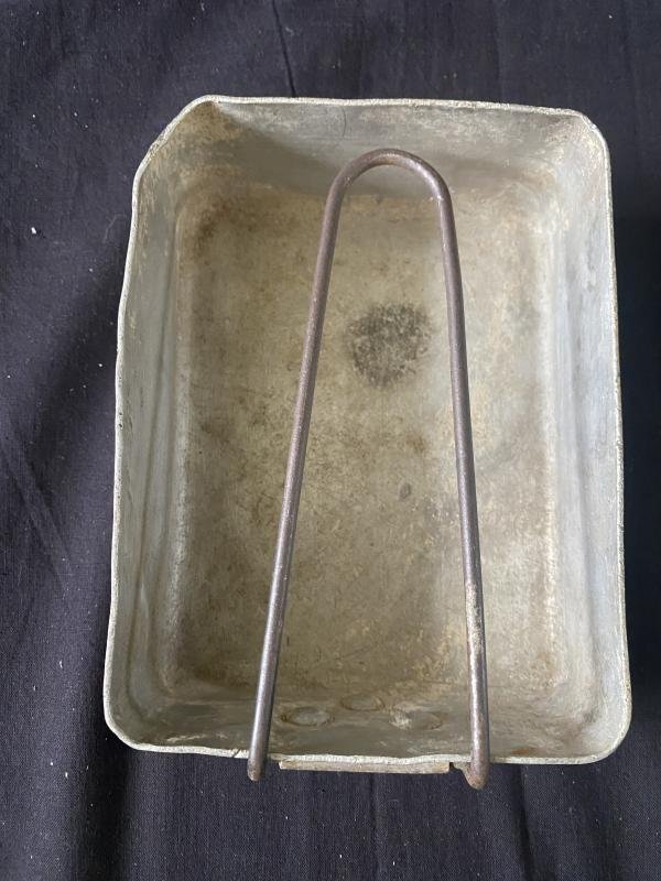 WW2 BRITISH MESS TIN — image 4