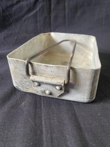 WW2 BRITISH MESS TIN