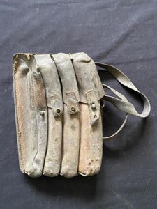 M56 SMG LEATHER MAGAZINE POUCH (DAMAGED)