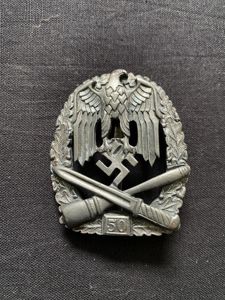 REPRODUCTION WW2 GERMAN GENERAL ASSAULT BADGE 50