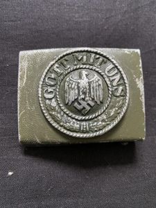 REPRODUCTION WW2 GERMAN ARMY BELT BUCKLE (PAINTED)