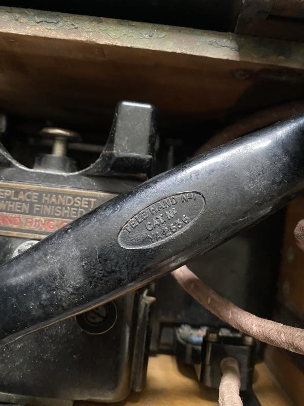 WW2 BRITISH FIELD TELEPHONE SET 'F' — image 3