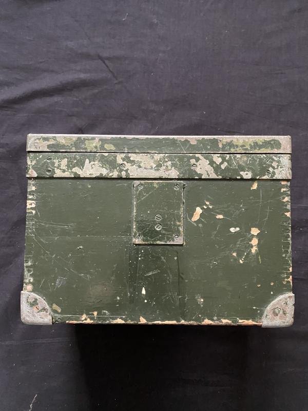 WW2 BRITISH FIELD TELEPHONE SET 'F' — image 7