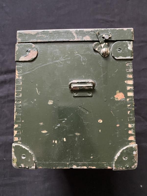 WW2 BRITISH FIELD TELEPHONE SET 'F' — image 8