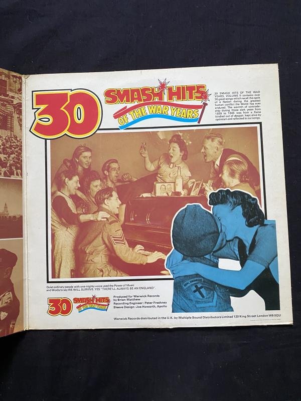 30 SMASH HITS OF THE WAR YEARS VINYL — image 2